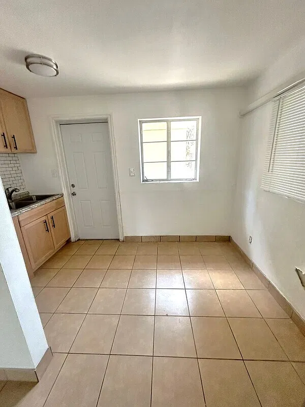1 bed, 1.0 bath, $1,020 — Photo 2