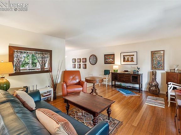 5th image of 2207 Essex Ln