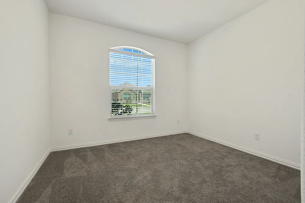 3 bed, 1583 sqft, $2,350 — Photo 2