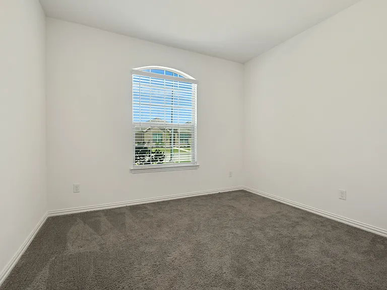 1224 Milfoil Dr — Photo 2