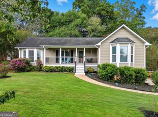 516 E Cherokee Ct, Woodstock, GA 30188
