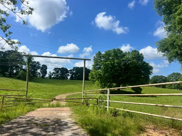 470 Station Creek Rd, Collins, MS 39428