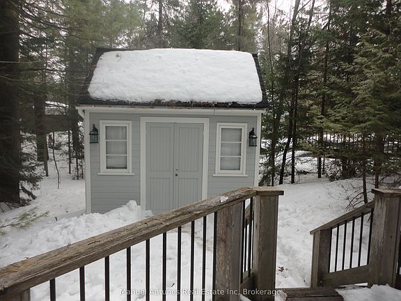 5th image of 829 River Rd E