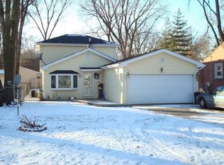 1114 Fischer St, Wheaton, IL 60189