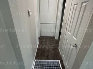 $650 - 1 bedroom/ 1 bathroom - Duplex, Wichita, KS 67214