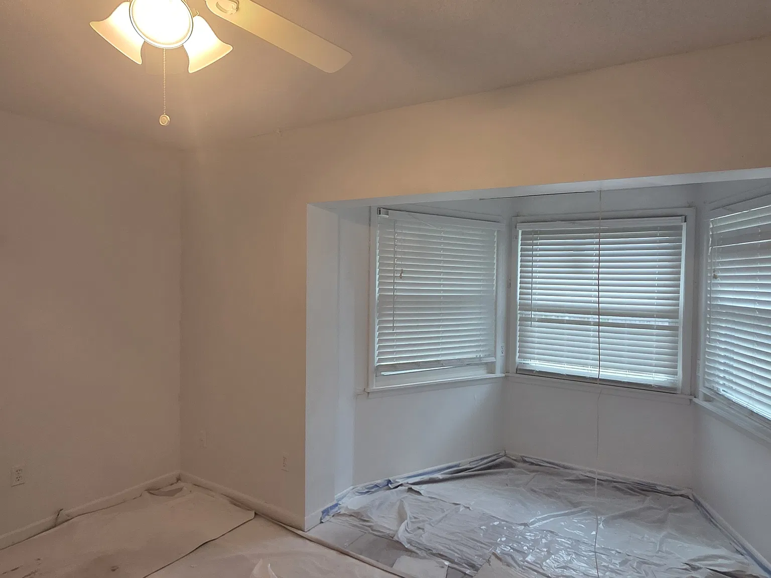3011 W 30th Ct — Photo 2