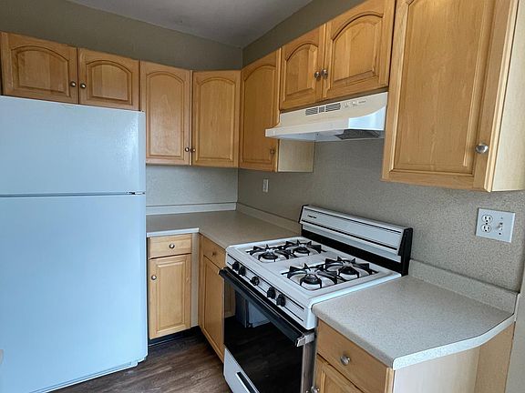 5th image of 2296 Elmwood Ave APT 12