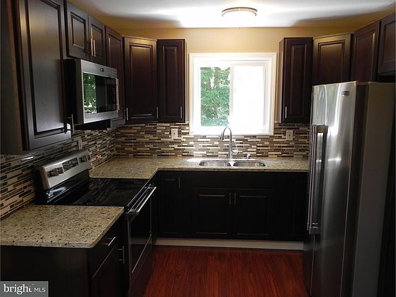 3rd image of 59 Jefferson Ave