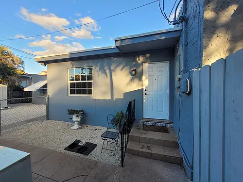 2295 SW 25th St #2 Photo 1
