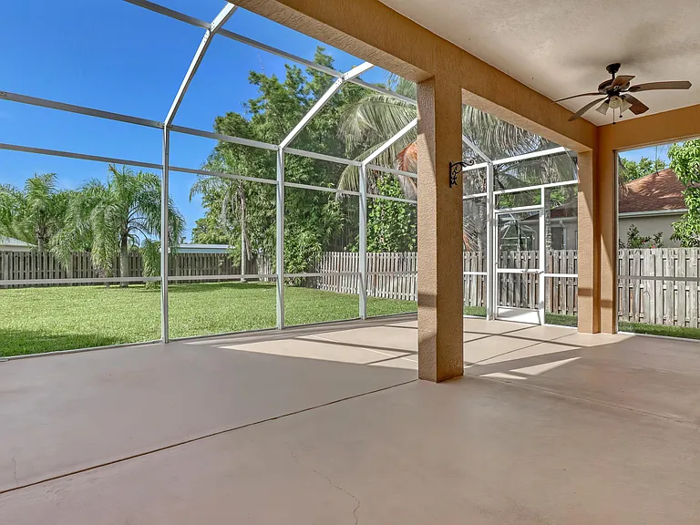 811 Spanish Cay Dr — Photo 32