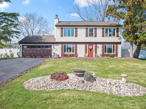 19 Plymouth Ln, Manalapan Twp., NJ 07726