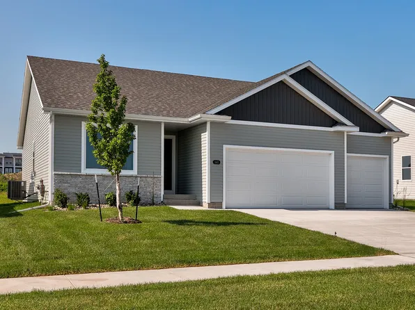 560 NW Compass Ave, Waukee, IA 50263