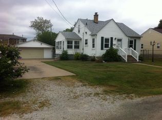 3619 26th St, Moline, IL 61265