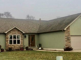 1701 Forsythia St SE, Demotte, IN 46310