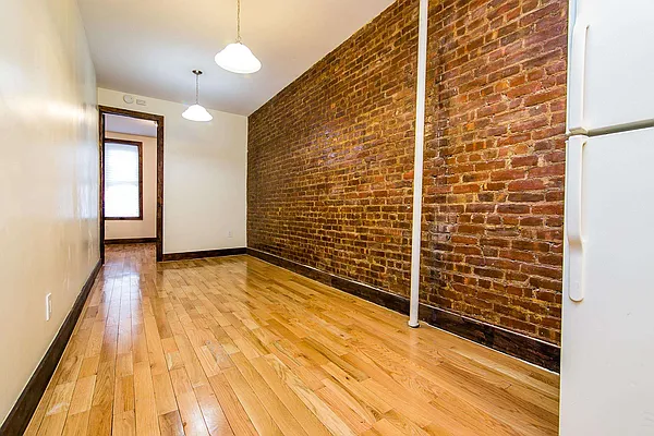 Rented by Nooklyn NYC LLC | media 44