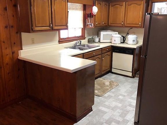 4th image of 3774 Marlborough Dr