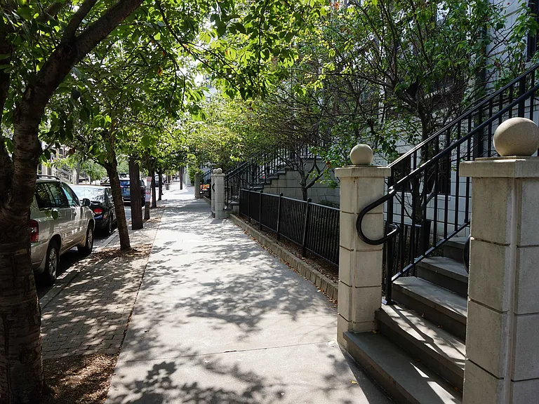 1300 Grand St — Photo 20