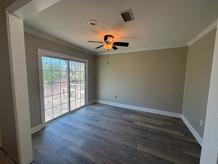 459 Bowie St — Photo 9