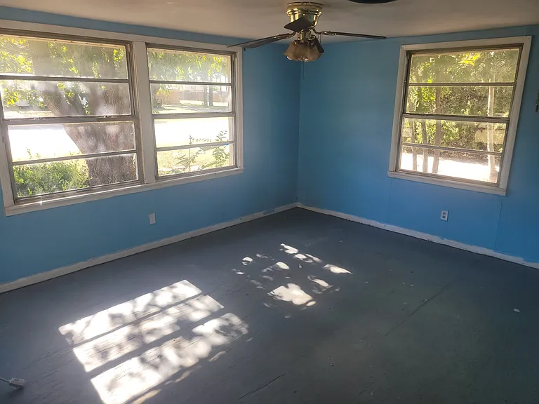 209 Prairie Ave — Photo 10