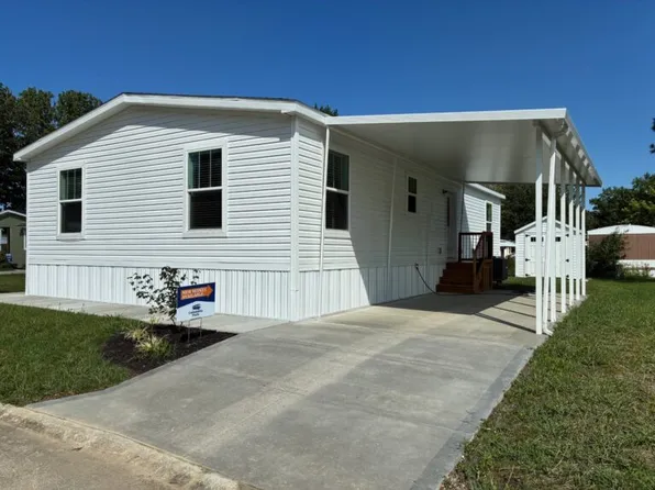 10 Michael Dr #Mic10, Olmsted Falls, OH 44138