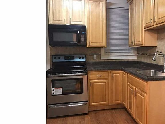 3rd image of 842 Scattergood St