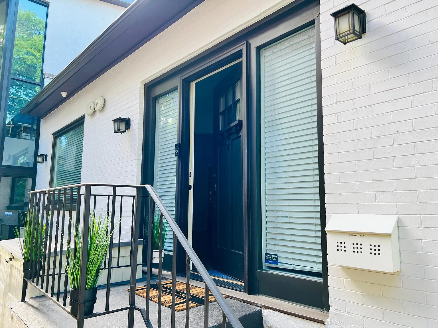 2115 Dewey Avenue — Photo 2