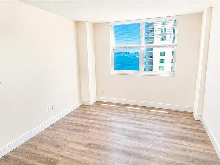 770 Claughton Island Dr #1216 — Photo 8
