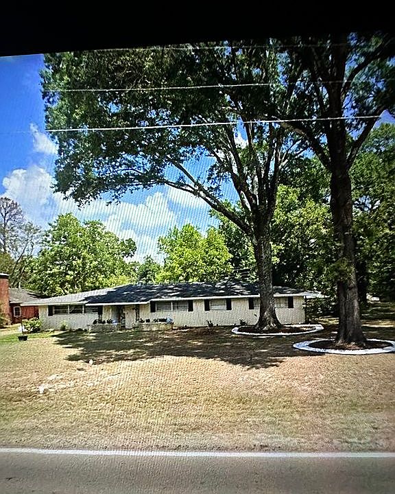 1st image of 808 W Sunset St