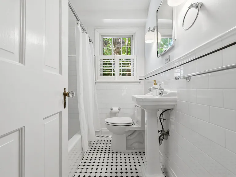 110 Stewart Ave — Photo 14