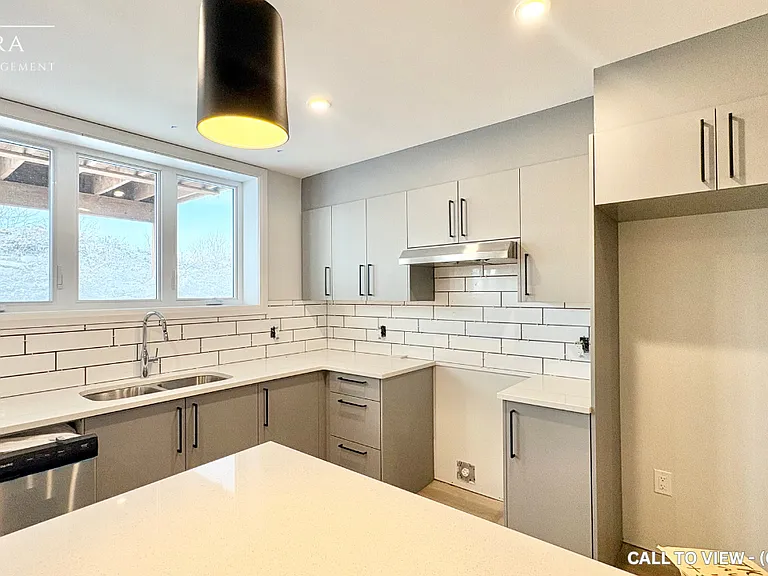 784 Walton St #2 — Photo 4