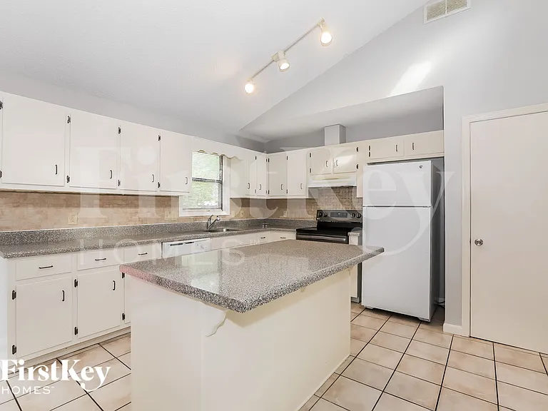 1389 Millstream Trl — Photo 5