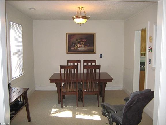 4th image of 1543 Shelton Ave