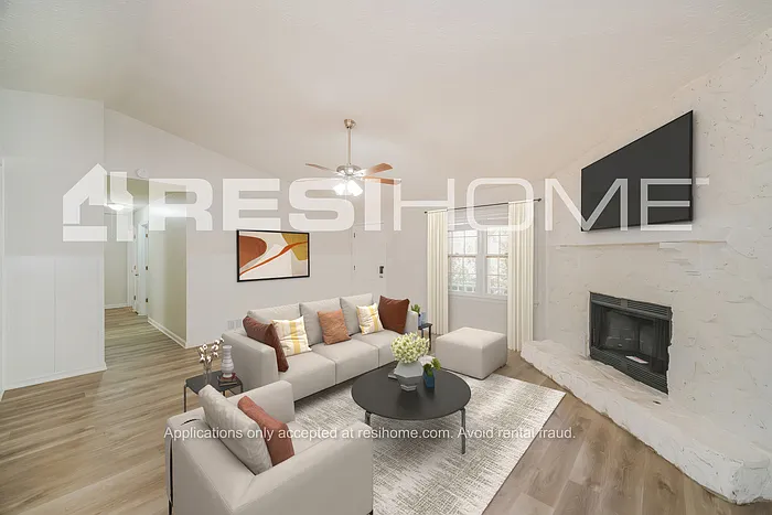 271 Meadowbrook Dr — Photo 4