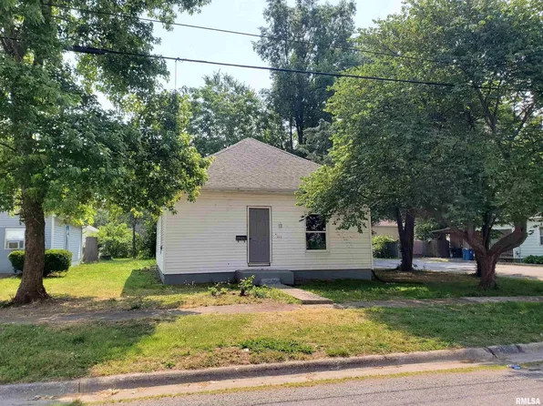 408 S State St, Christopher, IL 62822