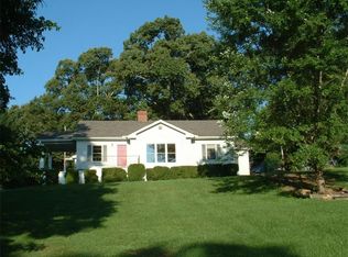 466 N Station St, Tate, GA 30177
