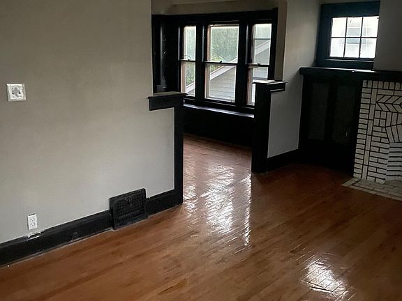 5th image of 14914 Glendale Ave #2