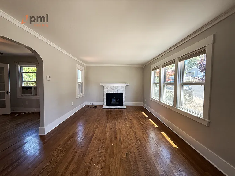1435 Cedar St — Photo 2