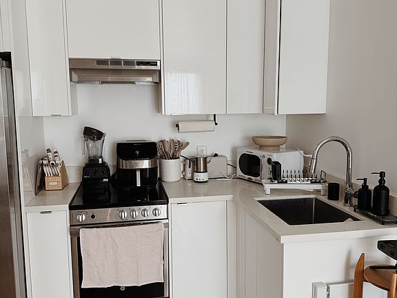 5th image of 8888 Appian Way