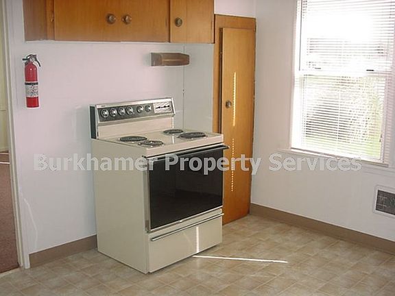3rd image of 105 W King St APT 1