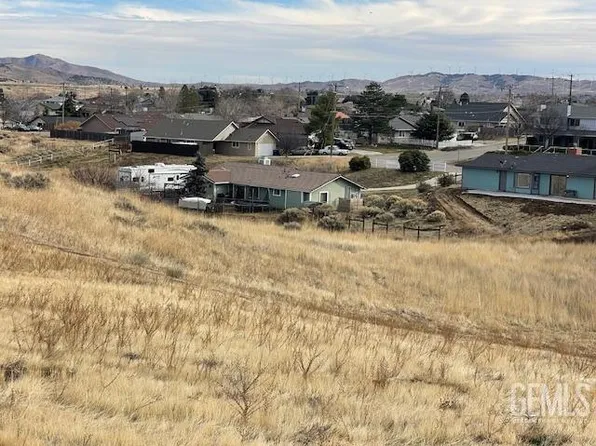 20008 Mesa Dr, Tehachapi, CA 93561