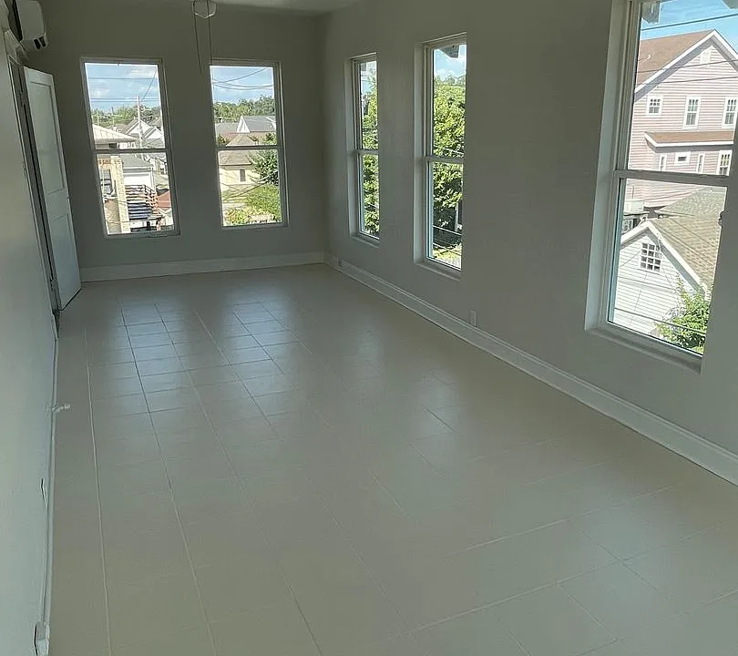6525 W End Blvd #2A