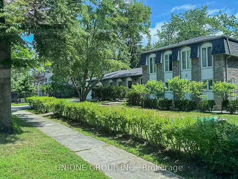1454 Oakhill Dr — Photo 2