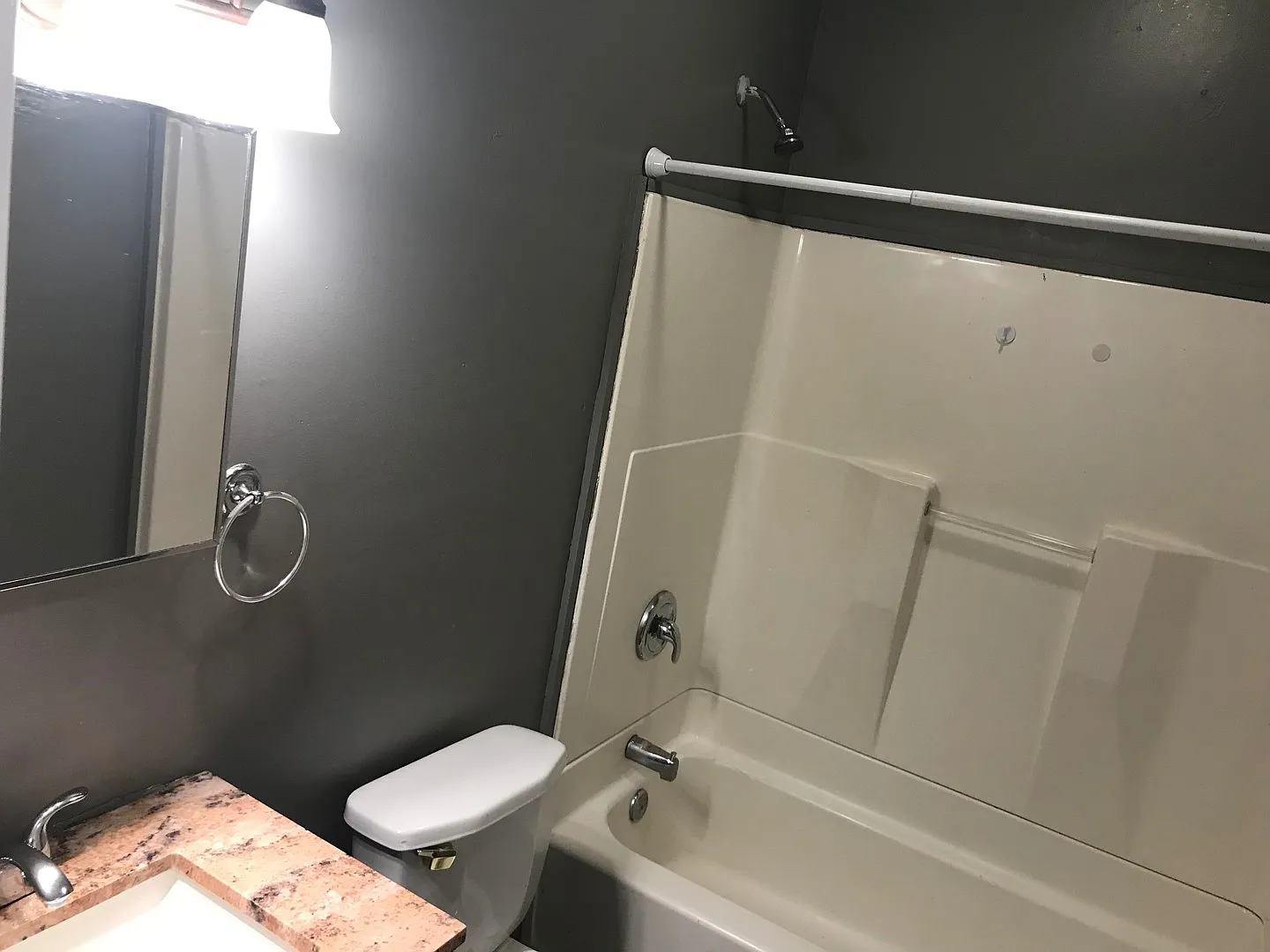 Wonderful 3 Bedroom Student Housing — Photo 4
