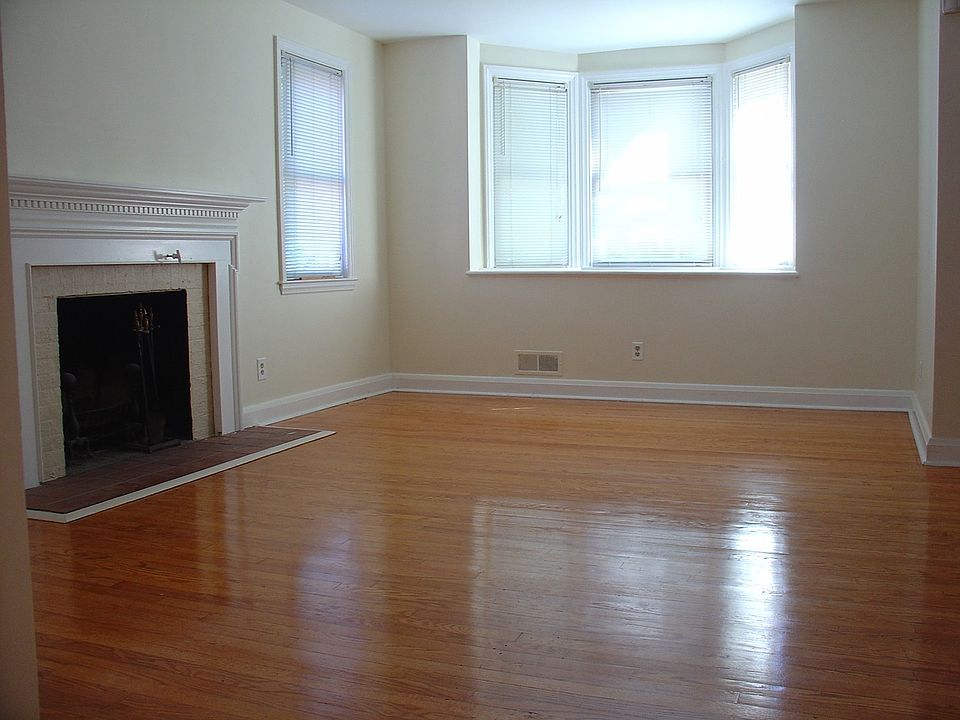 2nd image of 1154 Saint Agnes Ln