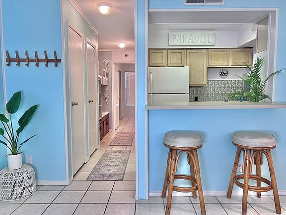 5th image of 211 W Bahama St #11