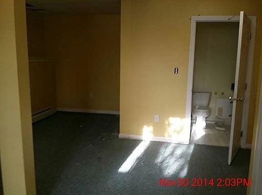 4th image of 19 Mount Holly Dr