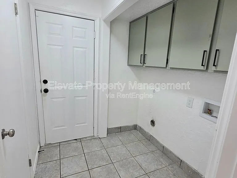 530 Westwood Ct — Photo 7