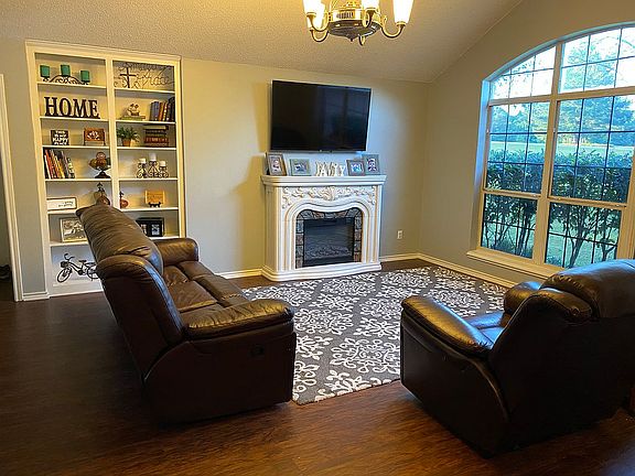 4th image of 1395 B K Pickering Dr