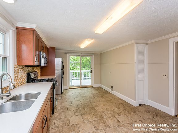 4th image of 198 Highland Ave #2