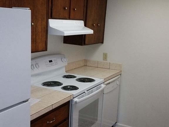 5th image of 606 N Fairfield Dr
